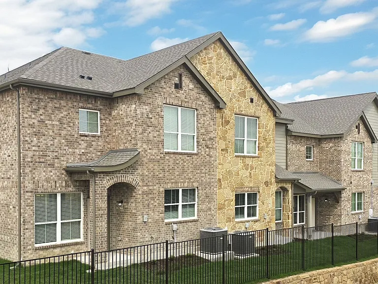 Stone Lake Townhomes — Photo 6