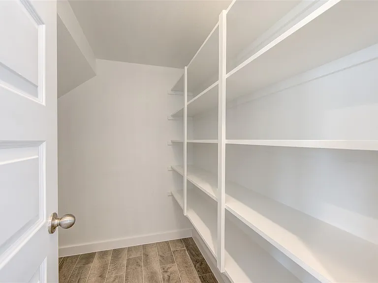 2623 Finley Ln — Photo 20