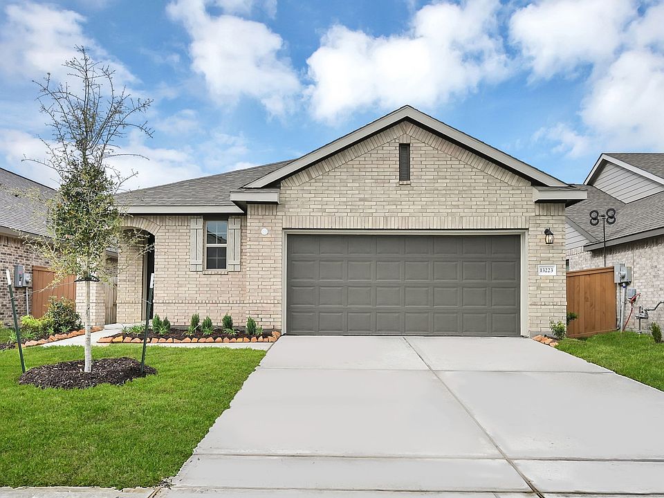 Welcome home to 13223 Rowan Green Drive located in the Balmoral community and zoned to Humble ISD.