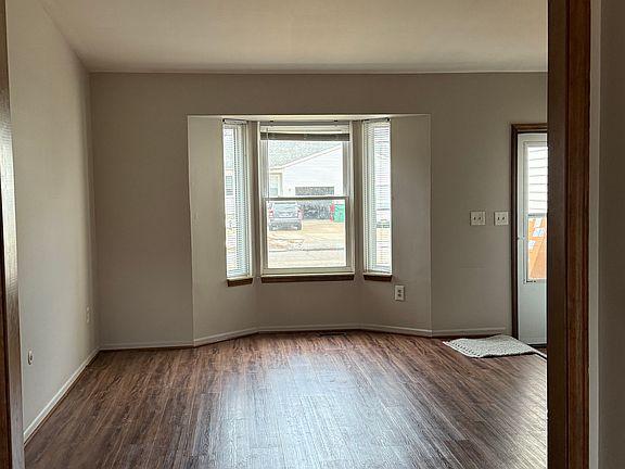 5th image of 27117 Campau Ln