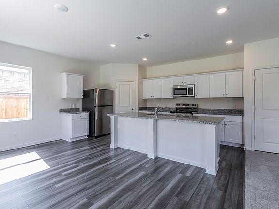 5th image of 1876 Everglades Dr