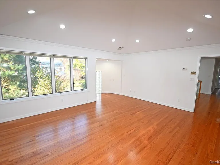 24 Warwick Rd — Photo 4