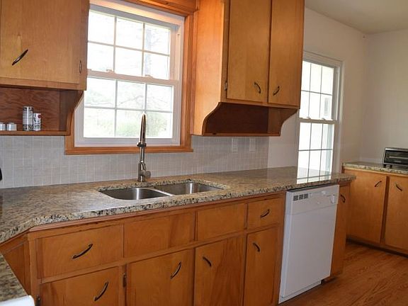 5th image of 3011 Sheddan Dr