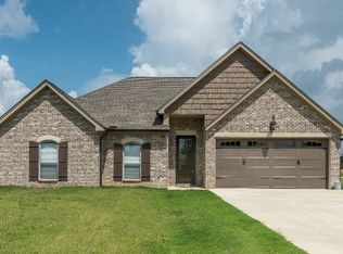 305 Frye Cir, Caledonia, MS 39740