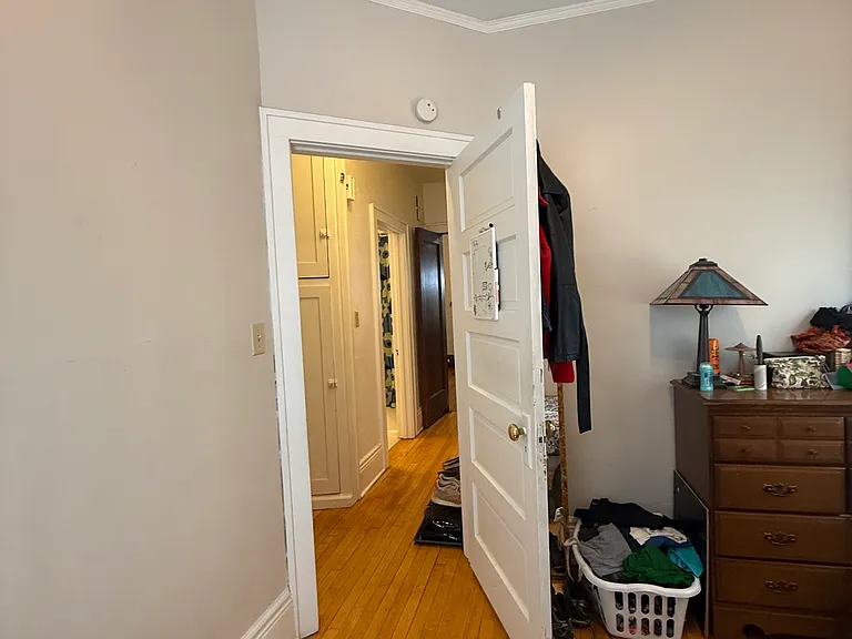 137 Fairview Ave N #4 — Photo 9