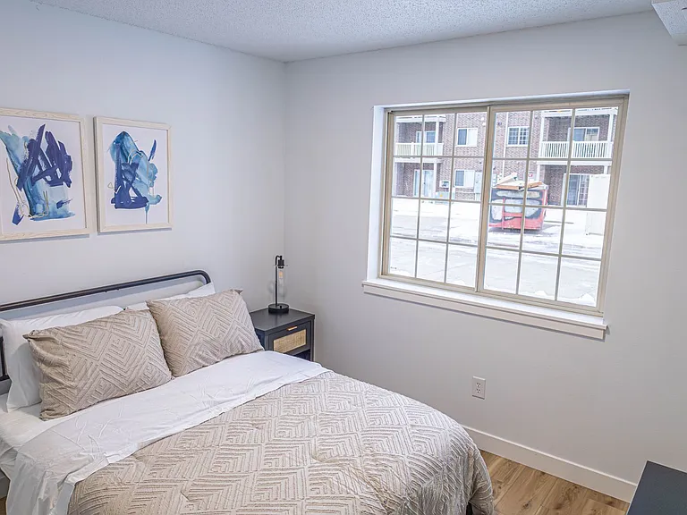 Elevate Apartments at Hawkeye - Student Housing — Photo 30