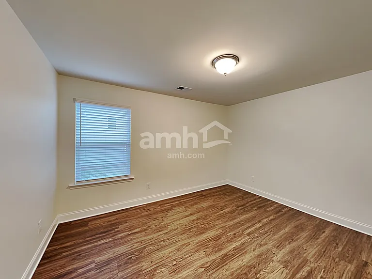 704 Callan Ct — Photo 24