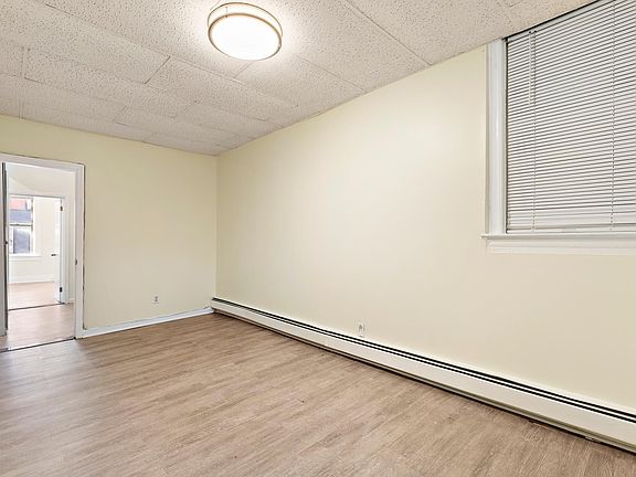3rd image of 50 Saint Pauls Ave APT 1L