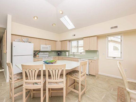 3rd image of 2146 Central Ave #2