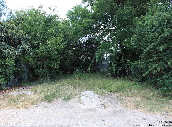 2nd image of 2032 Lyons St