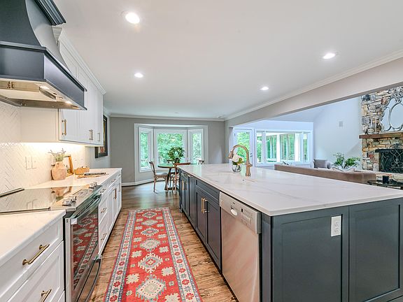5th image of 8844 Woodyhill Rd