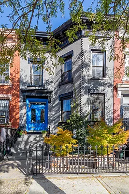 Sold by Compass | media 1