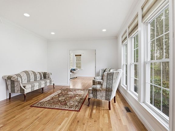 5th image of 65 Canterbury Hill Rd