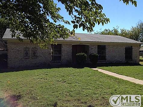 3rd image of 1602 Tynes Dr