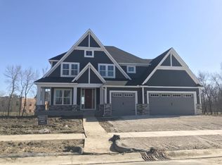 7512 Walnut Grove Ln, Maple Grove, MN 55311