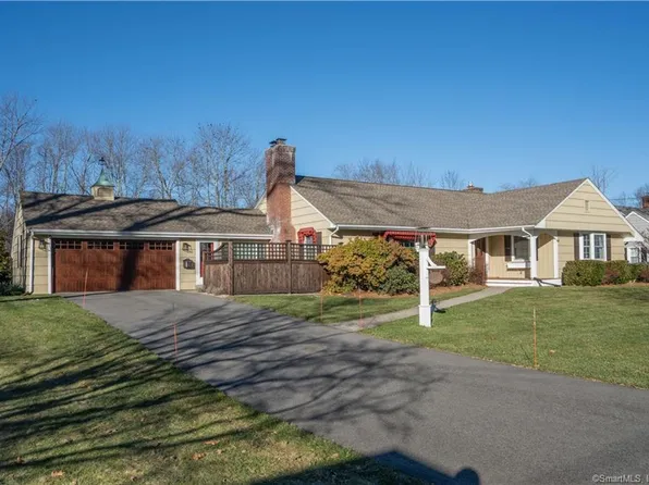 28 Oak Ridge Lane, West Hartford, CT 06107