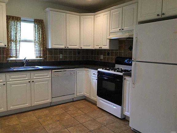 5th image of 23 N Bayles Ave Floor 1