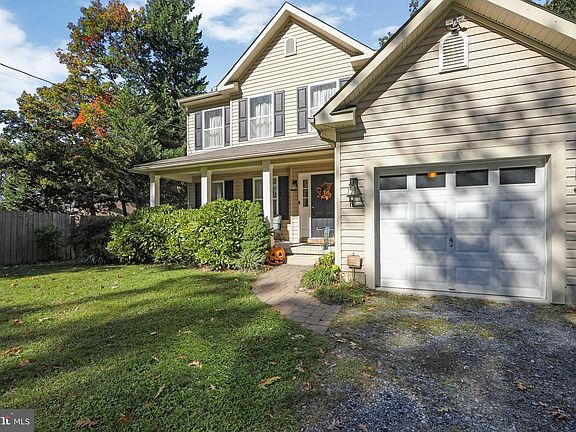 3rd image of 11 Evergreen Rd