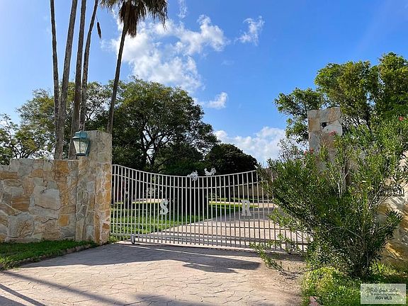 3rd image of 8837 Boca Chica Blvd