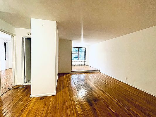 4th image of 315 E 56th St APT 3A