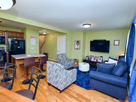 5th image of 129 Woodland St #129