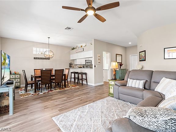 3rd image of 8091 Breton Cir