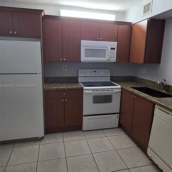 11441 NW 42nd St — Photo 10