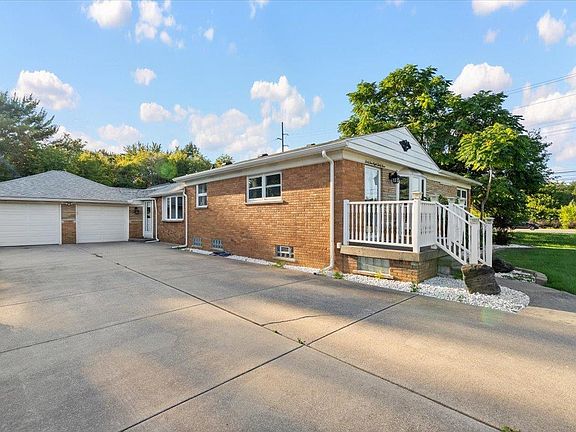 2nd image of 44833 Maddelein St