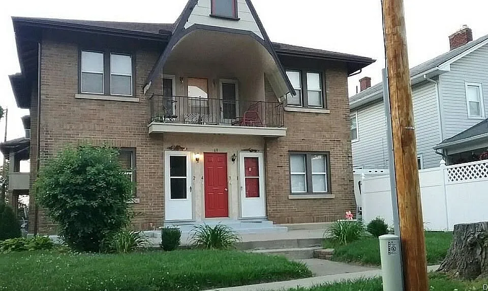 69 Waverly Ave #3
