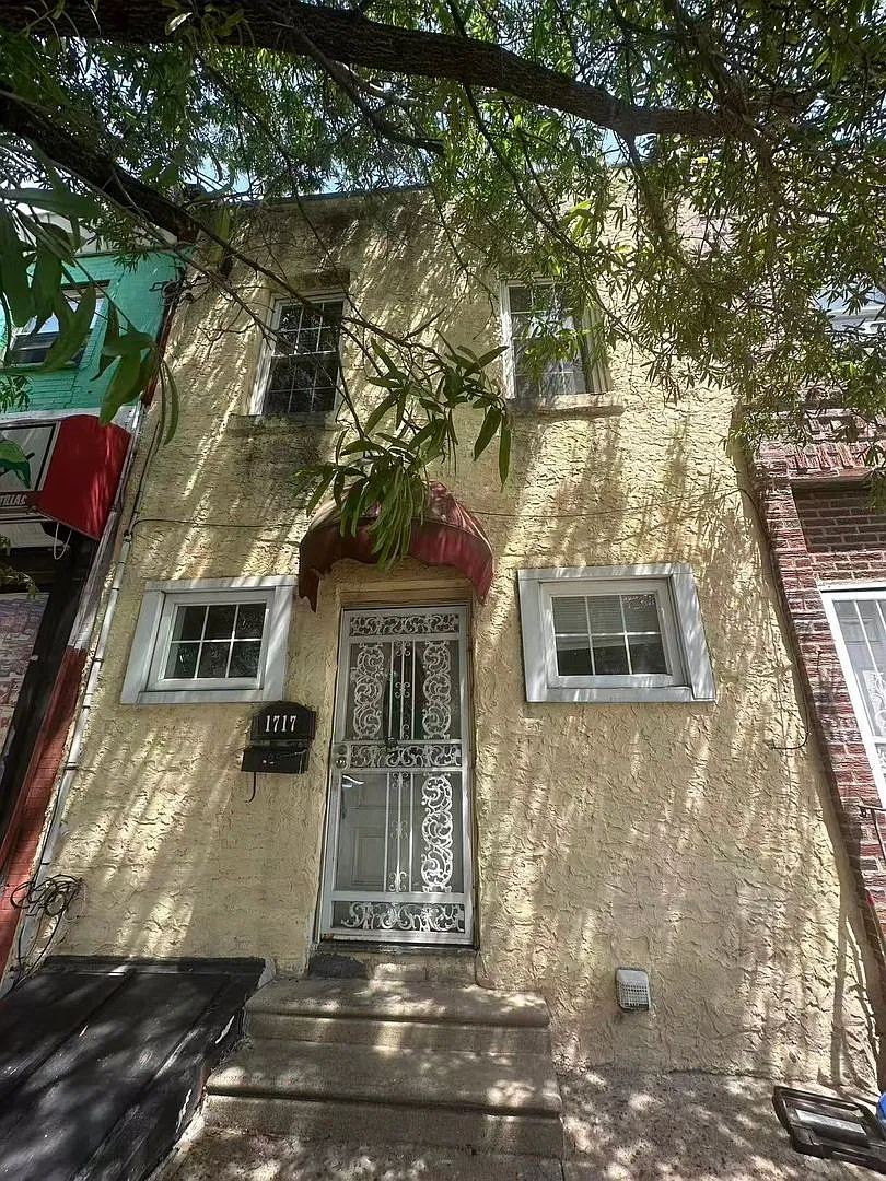 3B1.5B house in Wharton area South Philly Available NOW — Photo 1