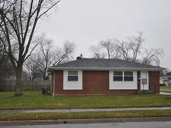 2nd image of 3622 Sheldon Pl