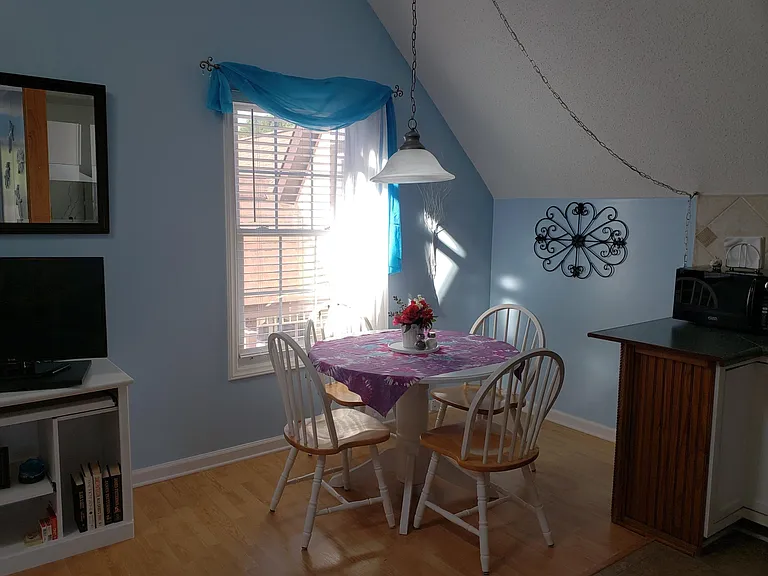 1790 Volunteer Dr — Photo 3