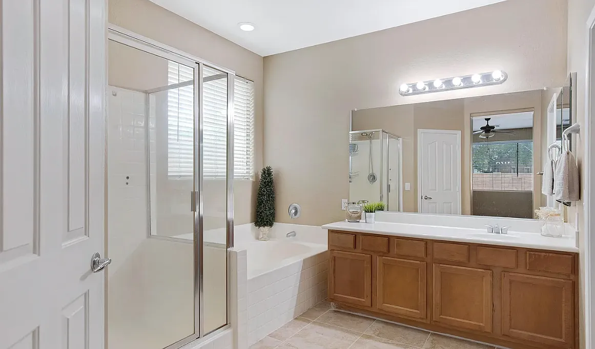 3 bed, 1723 sqft, $2,300 — Photo 4