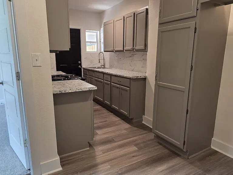 423 N Volutsia Ave #1 — Photo 4