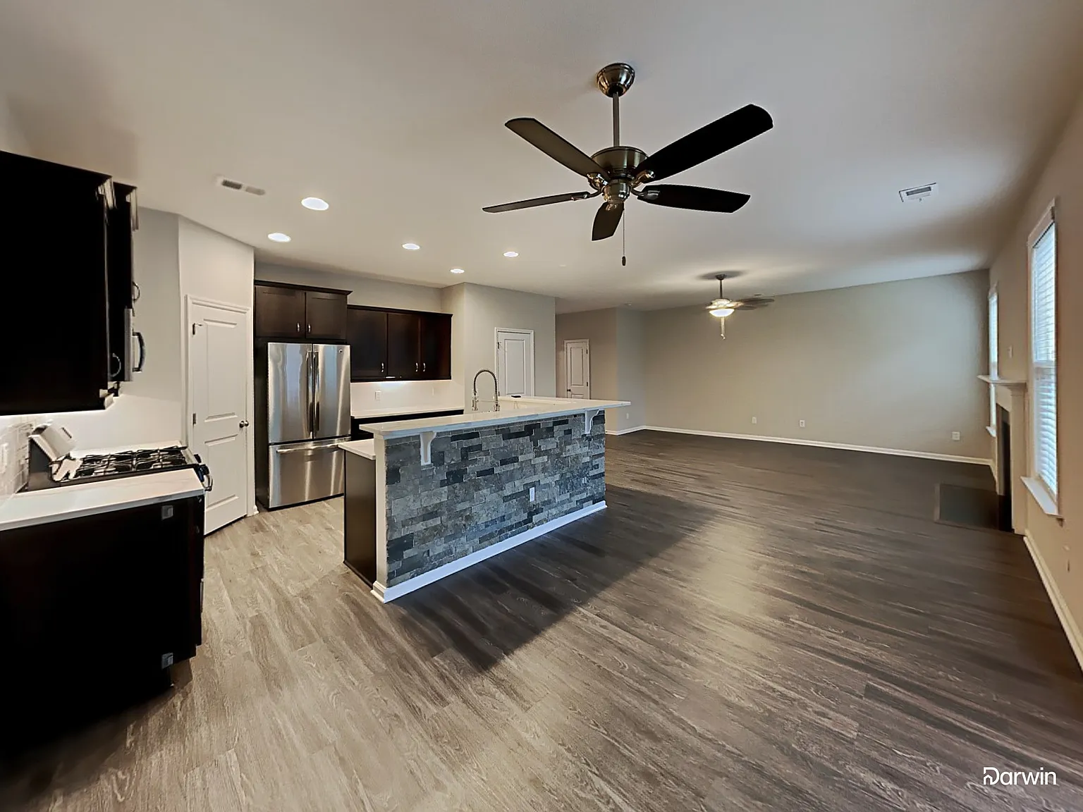 4 bed, 3.5 bath, 2180 sqft, $2,525 — Photo 4