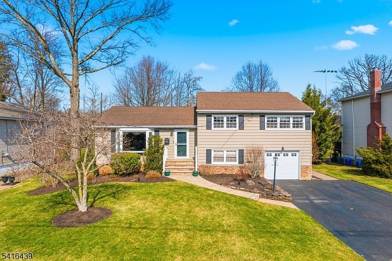 1st image of 262 Cornwall Rd