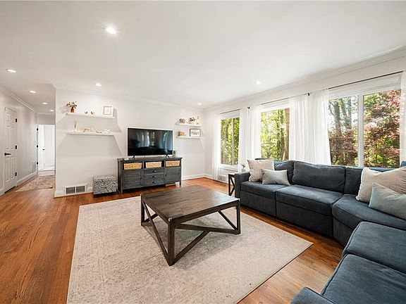 5th image of 1404 Briarcliff Rd