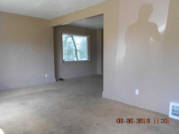 2nd image of 12501 Farringdon Ave