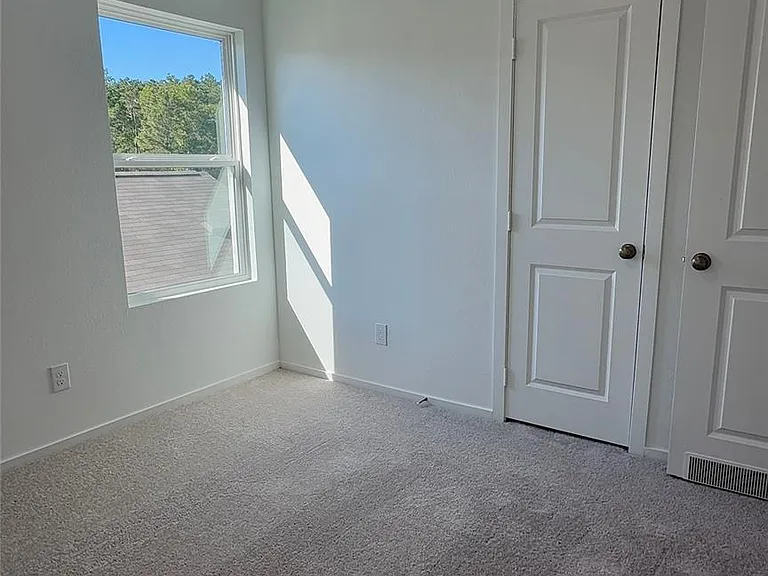 331 Parkin Ct — Photo 23