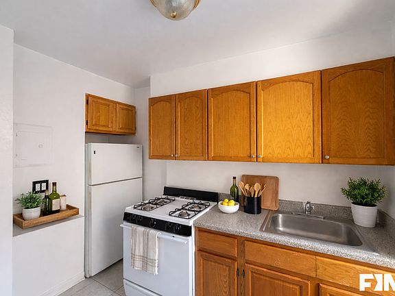 3rd image of 8200 Bay Pkwy APT A21