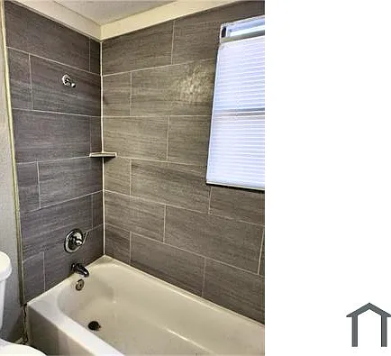 1009 Laredo St #4 — Photo 7