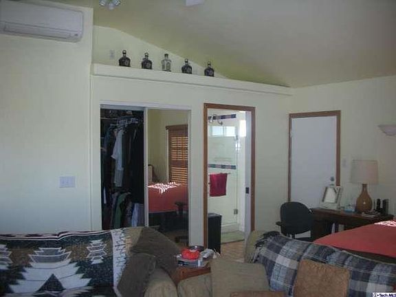 4th image of 1353 Linden Ave