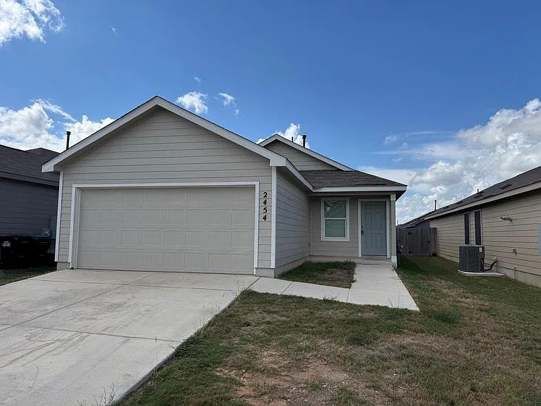 3 bed, 2.0 bath, 1266 sqft, $1,495 — Photo 1