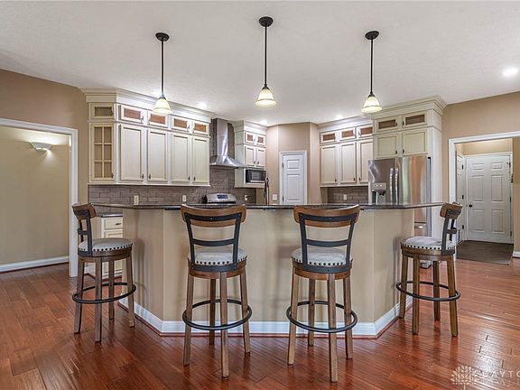 3rd image of 2027 Liberty Ct