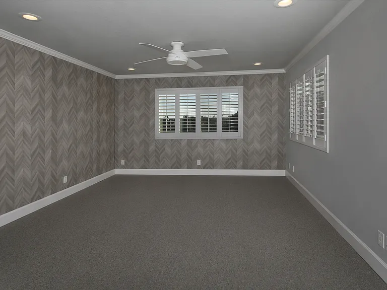 925 Hermes Ave — Photo 7
