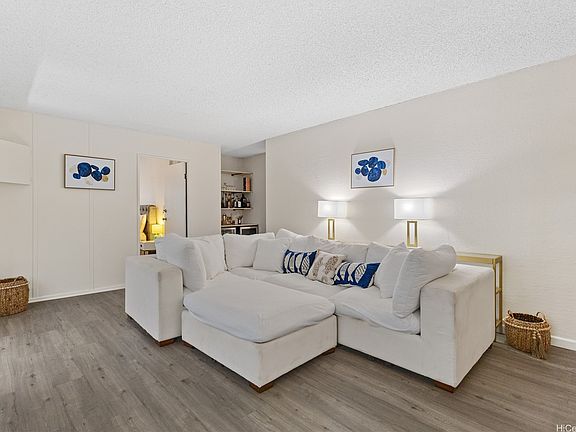 3rd image of 1750 Kalakaua Ave APT 3803