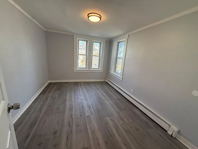 573 Main St — Photo 6