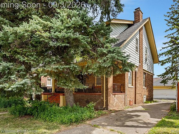 4th image of 115 Moss St