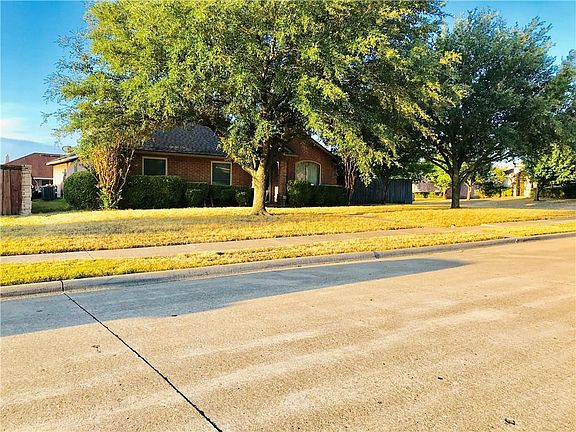 2nd image of 1264 Cypress Ln
