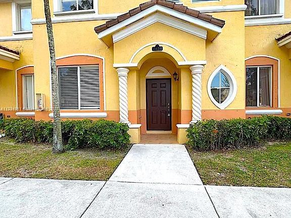 3rd image of 2436 SE 14th Ave #279